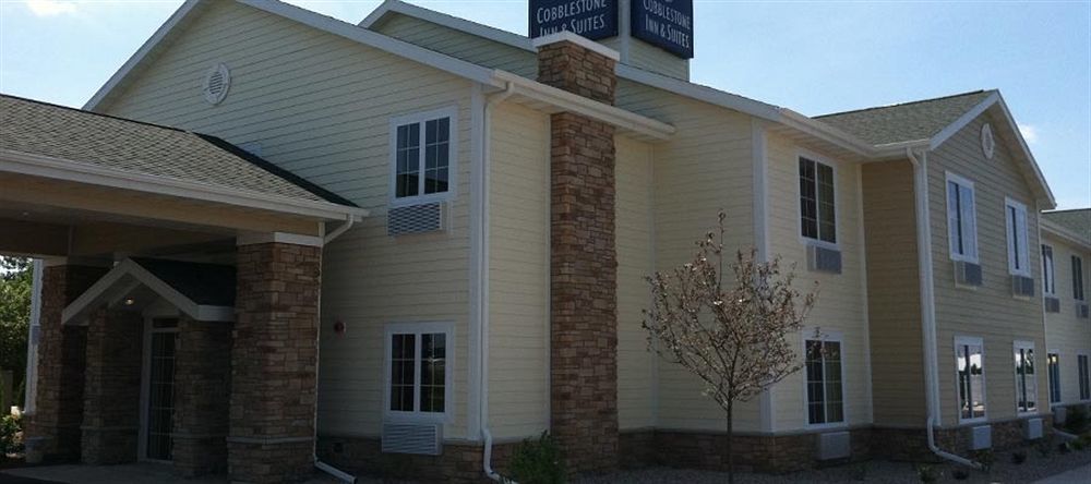 Cobblestone Inn & Suites - Bloomfield Exterior photo
